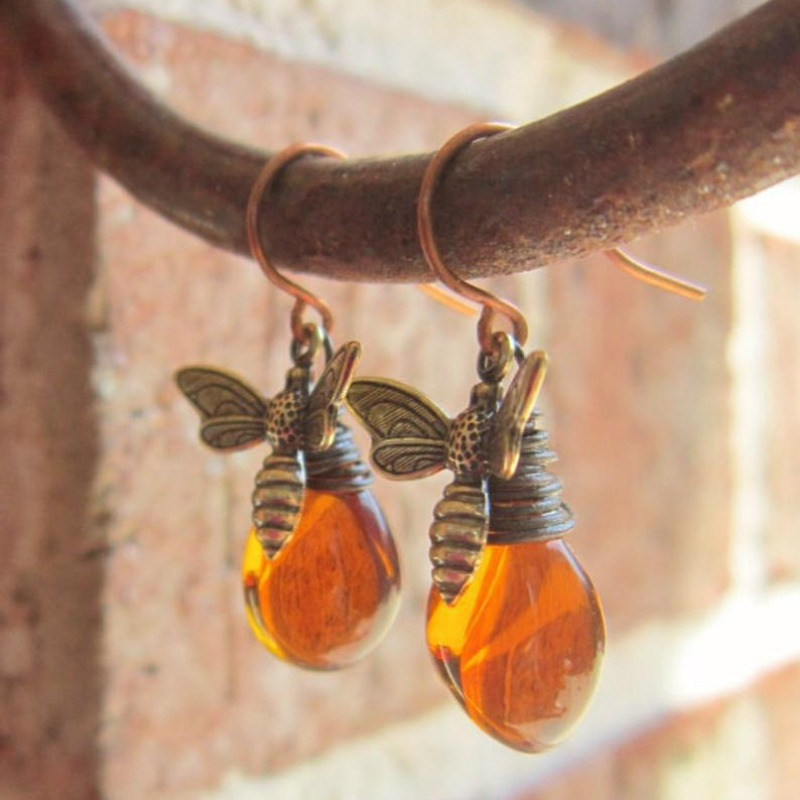 2pc fashion creative bohemian bee earrings jewelry animal jewelry earrings mens and womens earrings accessories birthday party anniversary gift christmas gift earrings for friends and lovers details 2